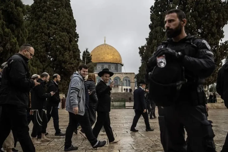 Ratusan Pemukim Israel...