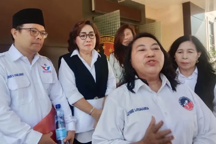 Datangi Polda Jabar,...