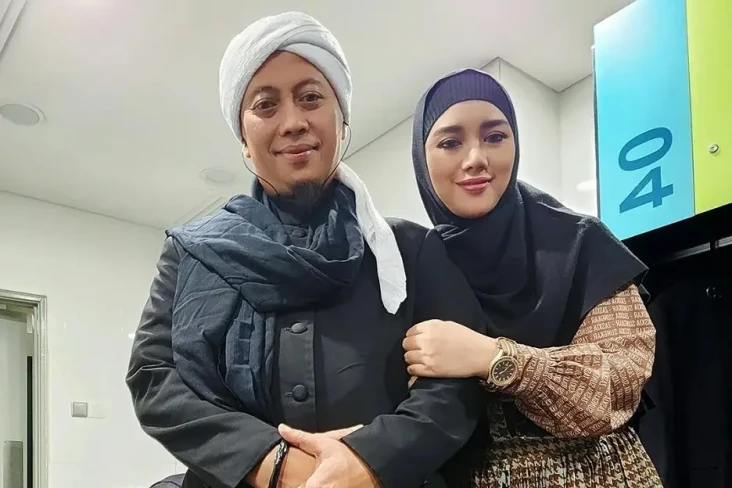 Bebi Silvana Tinggalkan...