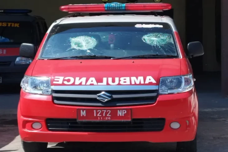 Antar Jenazah, Ambulans...