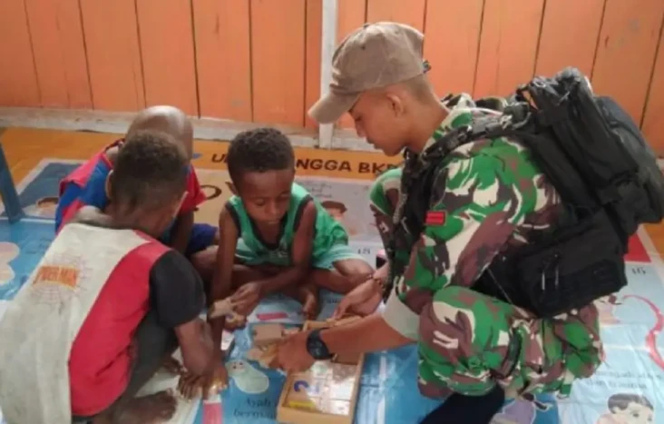 Prajurit TNI Satgas...
