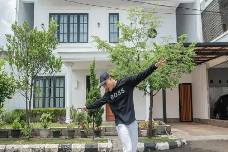8 Foto Rumah Fadly Faisal,...