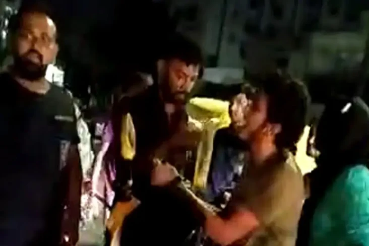 Viral, Massa Serang...