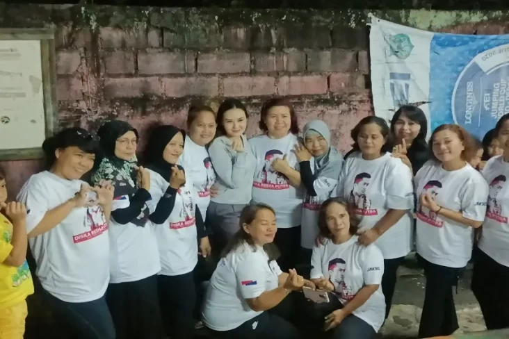 Emak-emak Antusias Bertemu...