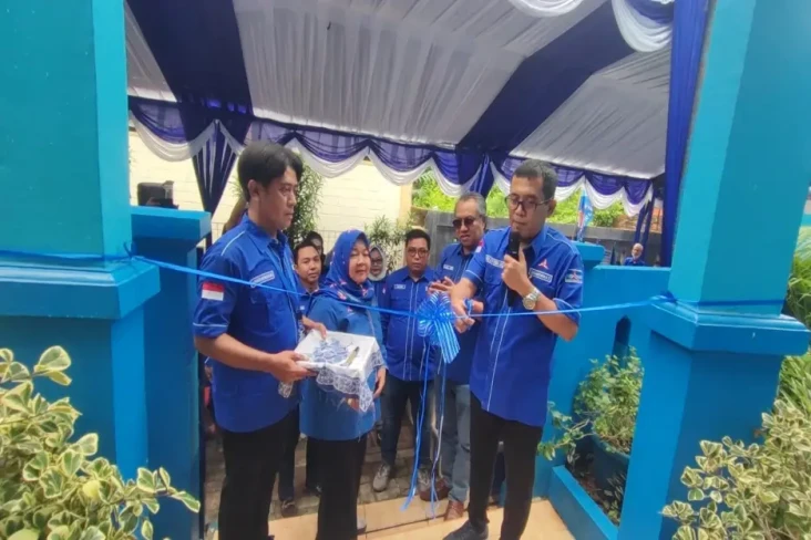 Resmikan Kantor DPC...