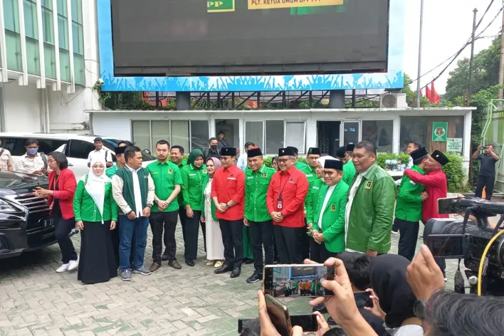 Elite PDIP Jalan Kaki...