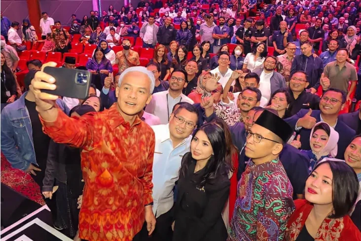 Jadi Pembicara di MNC...