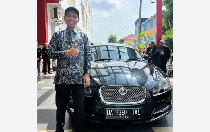 Spesifikasi Jaguar XF...