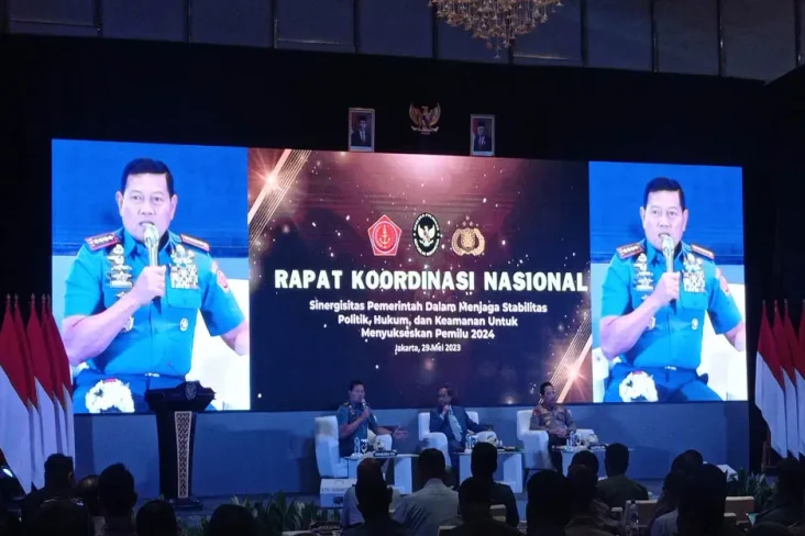 Panglima TNI Terjunkan...