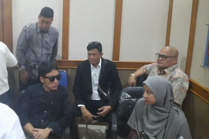 Kompak Hadiri Sidang...