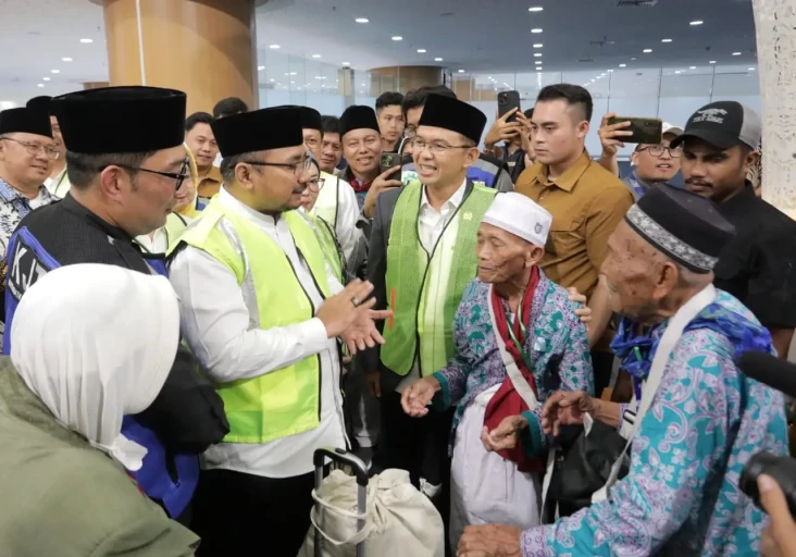 374 JCH Kloter Pertama...