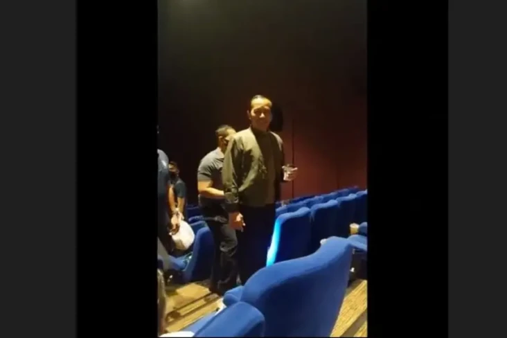 Jokowi Nonton Film Fast...