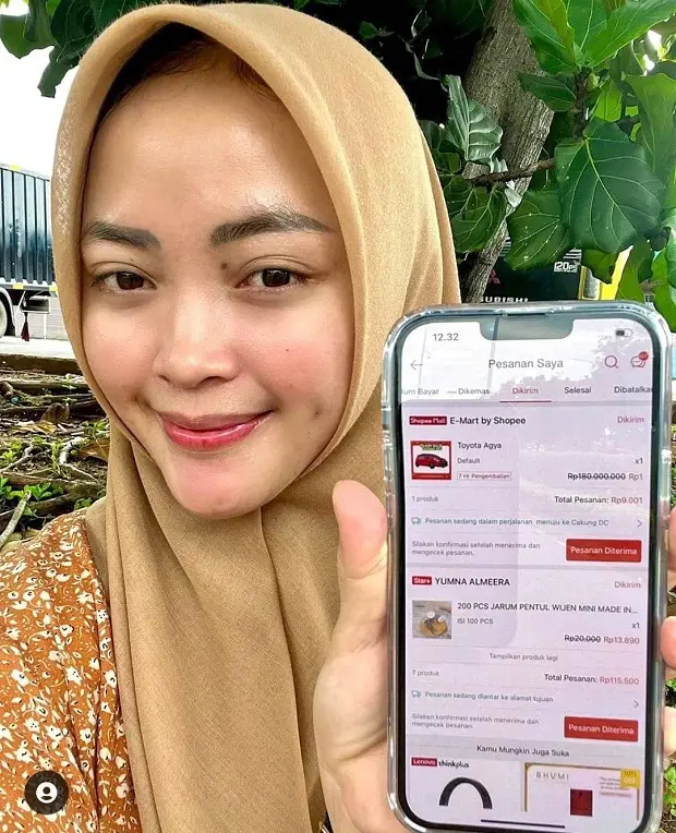 Hoki, Wanita Jakarta...
