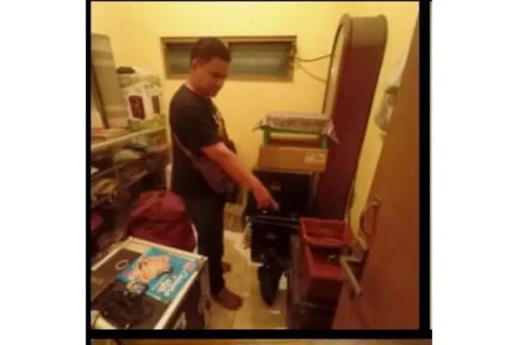 Tepergok Warga, Maling...
