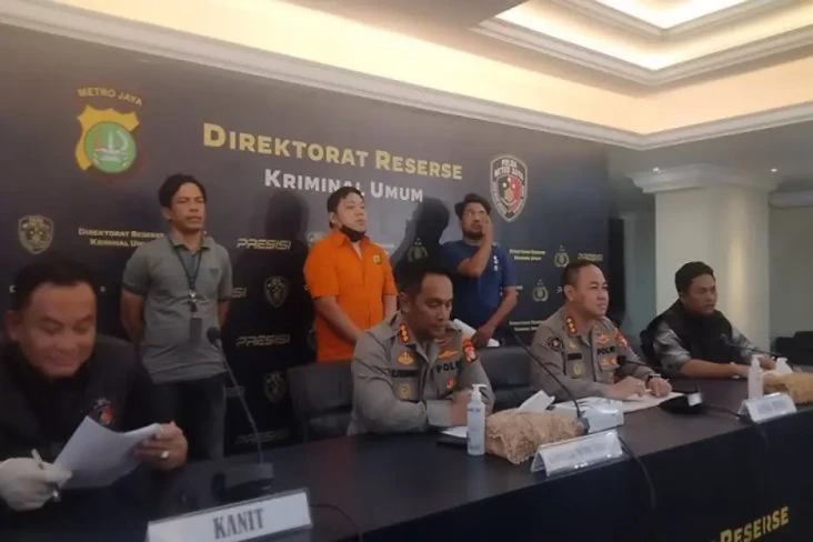 Pemasok Pistol dan Pelat...