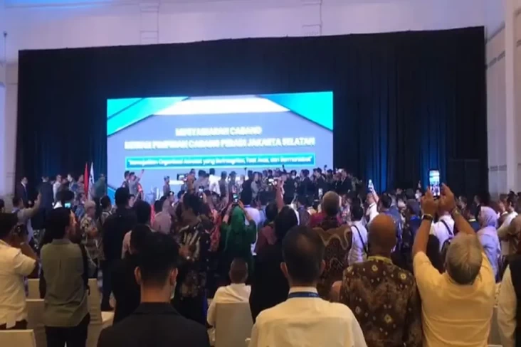Kericuhan Sempat Warnai...