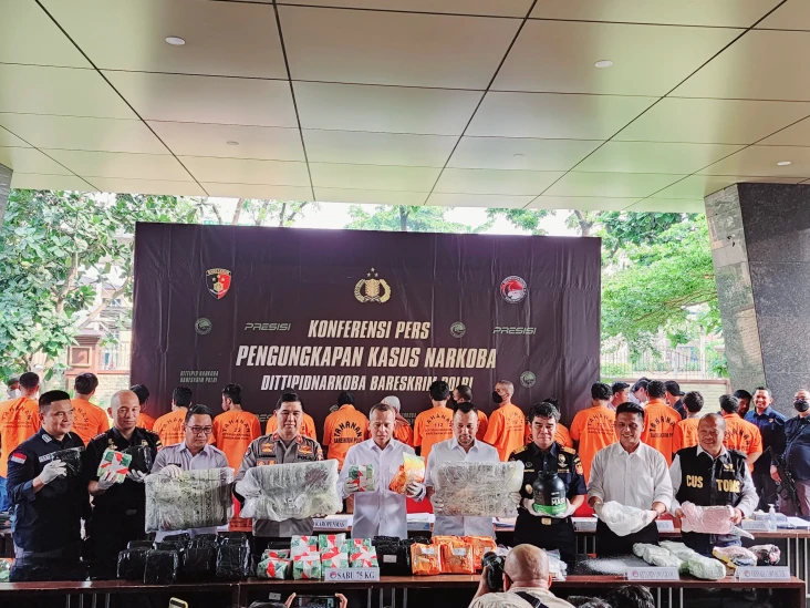 Penyelundupan Paket...