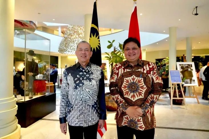 Tuntaskan Urusan Sawit,...