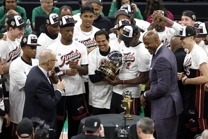 Hasil Pertandingan NBA:...