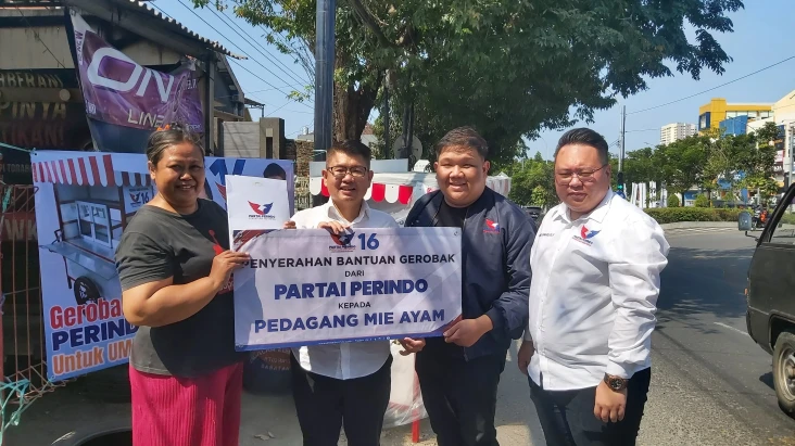Pembagian Gerobak Gratis...