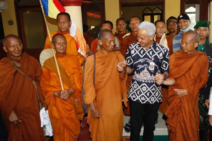 Temui Biksu Thudong...