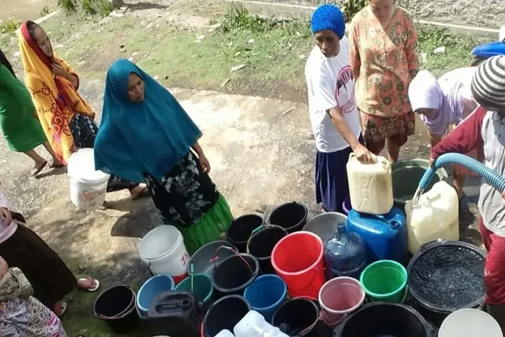 Musim Kemarau, Krisis...