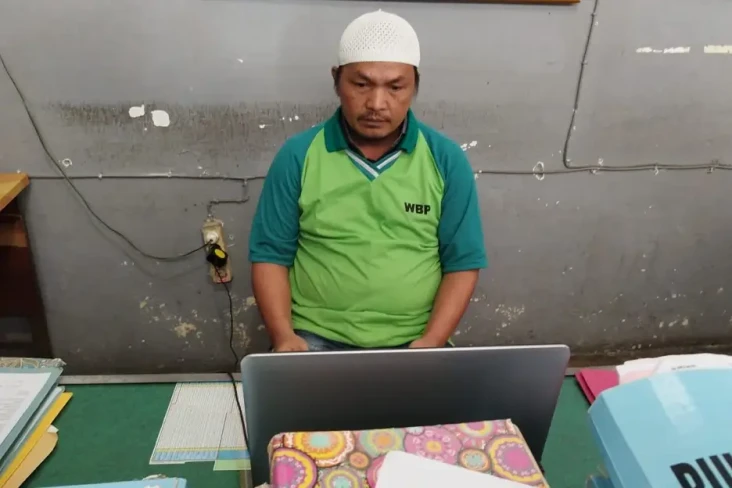 Habiskan Dana Desa Rp898...