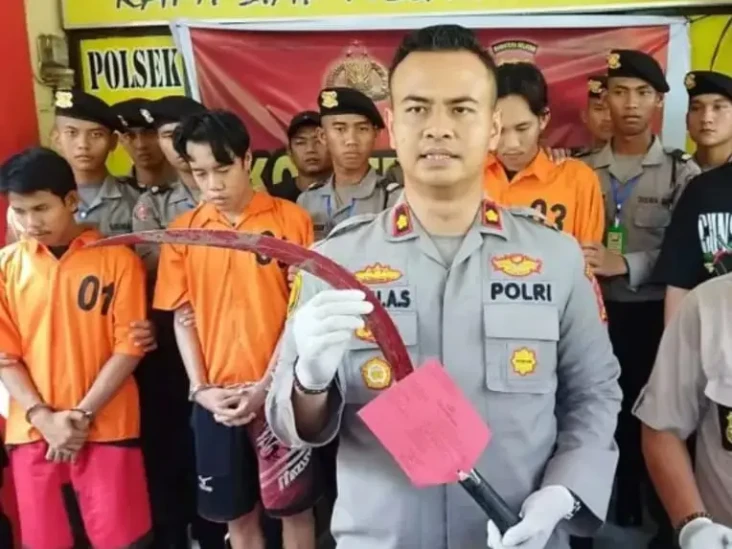 Balas Dendam, 3 Remaja...