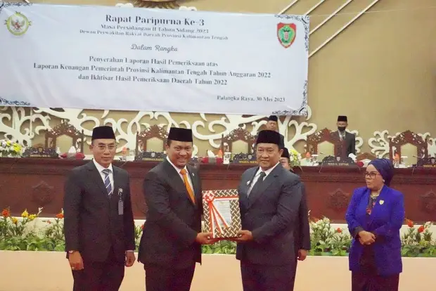 Pemprov Kalteng Raih...