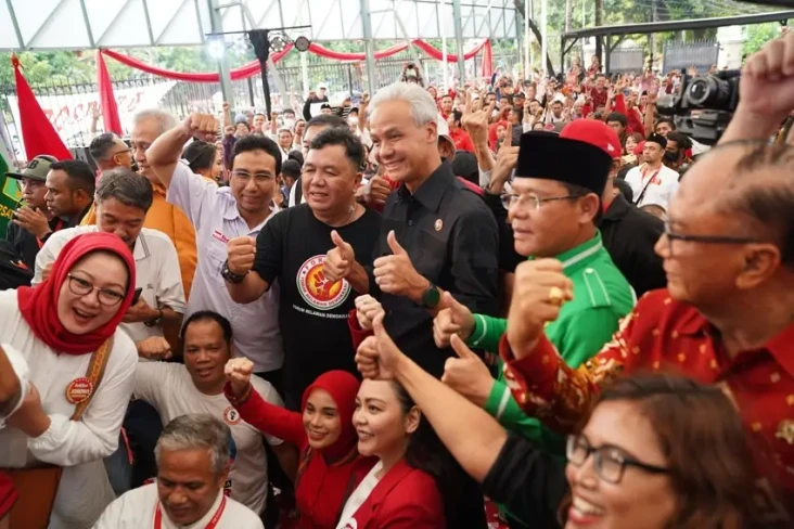Resmikan Rumah Aspirasi...