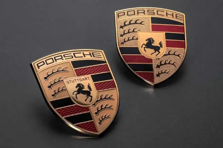 Sambut HUT Ke-75, Porsche...