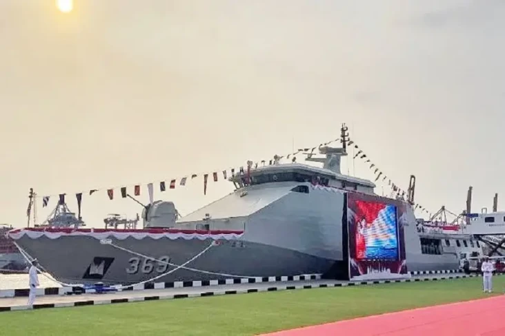 KRI Bung Karno-369:...
