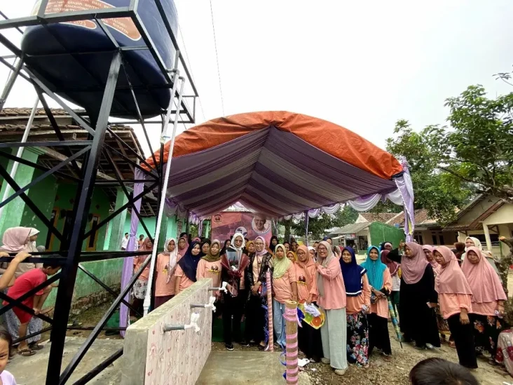 Kegembiraan Warga Tunjungteja...