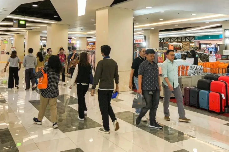 Pengusaha Pusat Belanja...