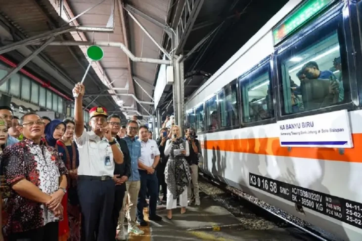 Kereta Api Banyubiru...