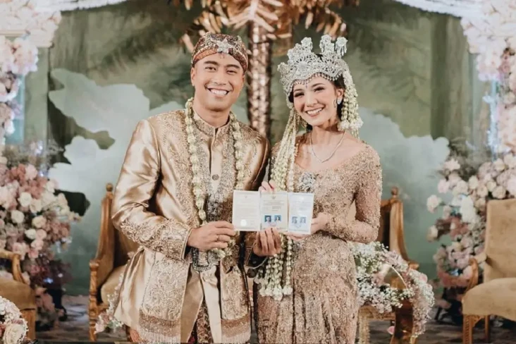 9 Potret Lawas Pernikahan...