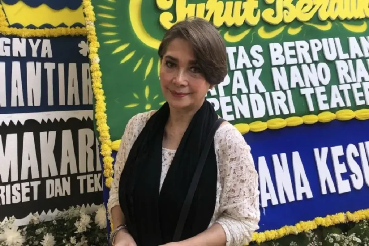 7 Potret Awet Muda Widyawati,...