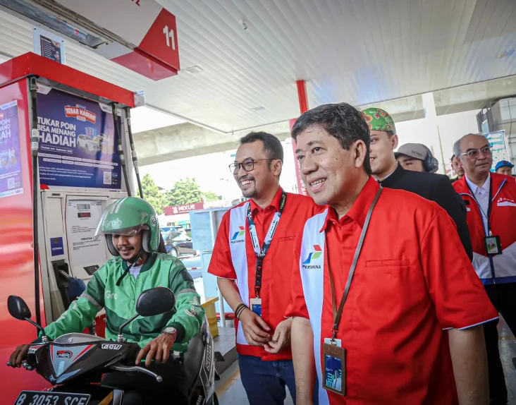 Harga Pertamax Turun,...