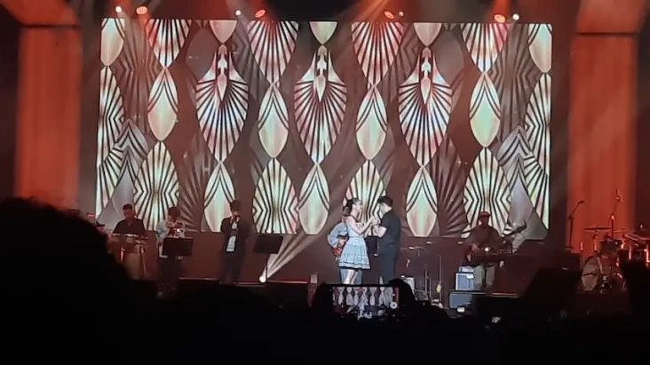 Demi Saksikan Ariel...