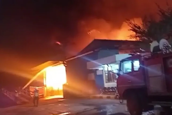 Sudah 13 Jam Kebakaran...