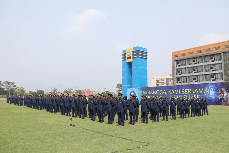 Sekolah Kedinasan Ini...