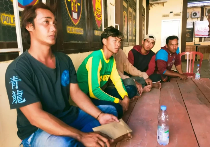 Polres Sampang Kumpulkan...