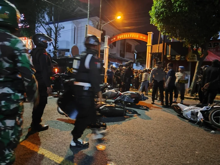 Mencekam! Rusuh di Tamansiswa,...