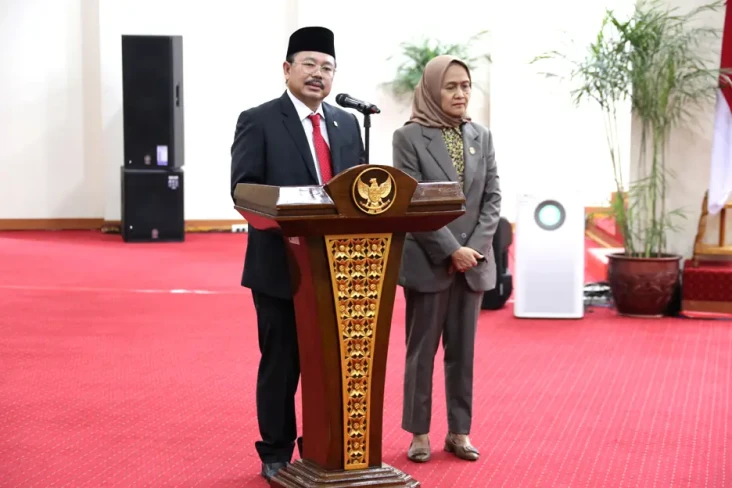 Amzulian Rifai Resmi...