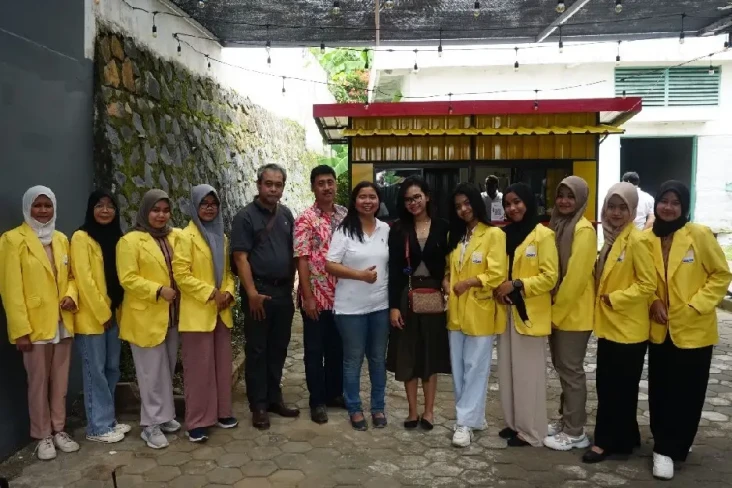 Tingkatkan Pendidikan,...