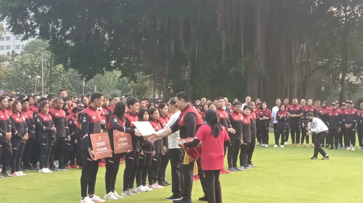 Jokowi Beri Bonus Rp289...