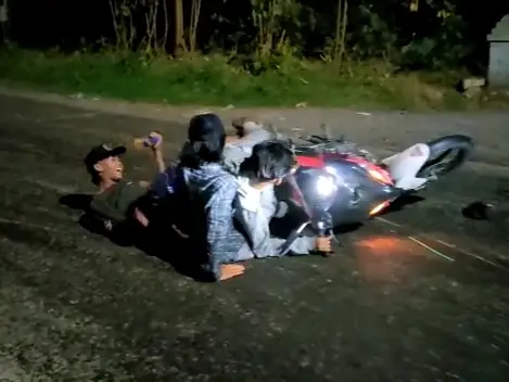Serangan Lembing Batu...