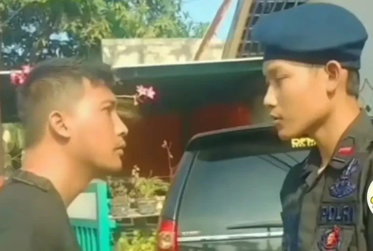 Viral Video Brimob Gadungan...