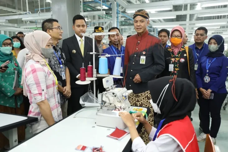 Kembangkan Sirkular...