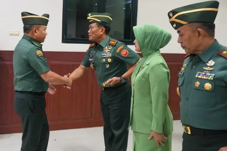 32 Pati TNI AD Naik...